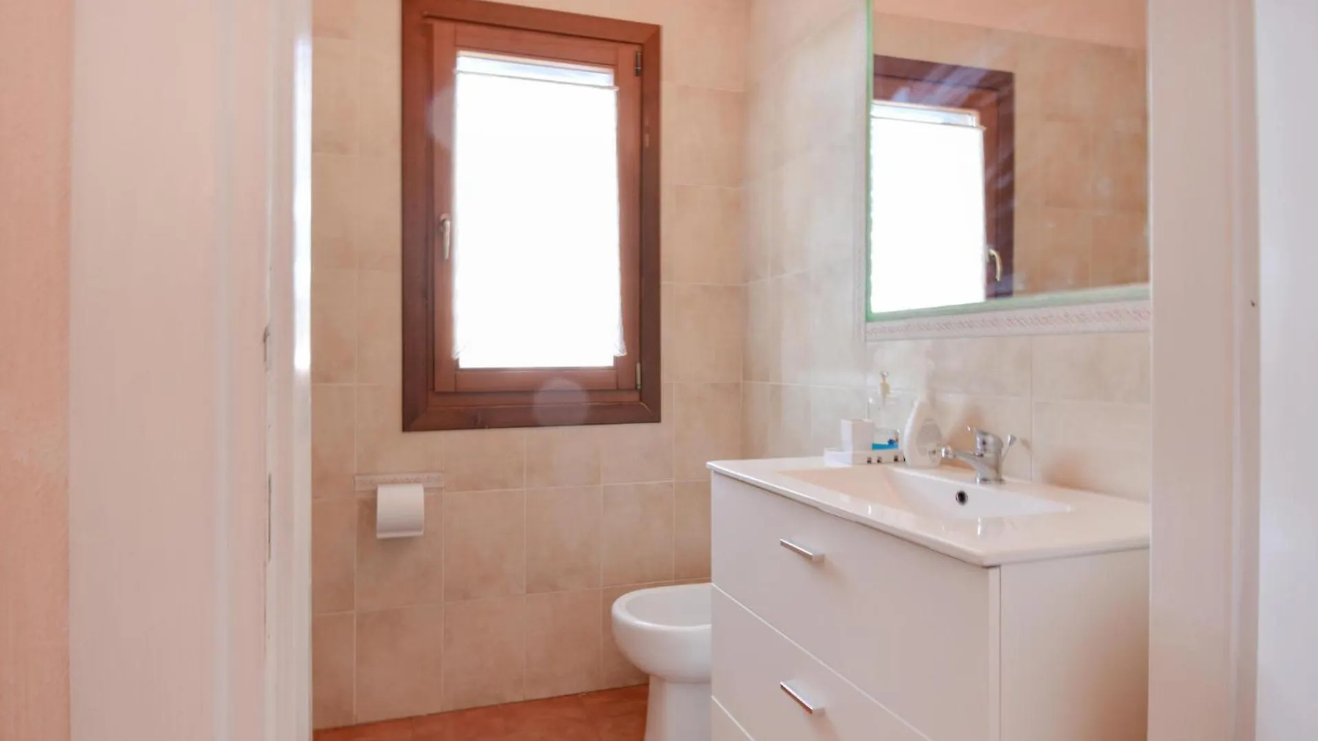 Beautiful Apartment In Vignola Mare With Wifi